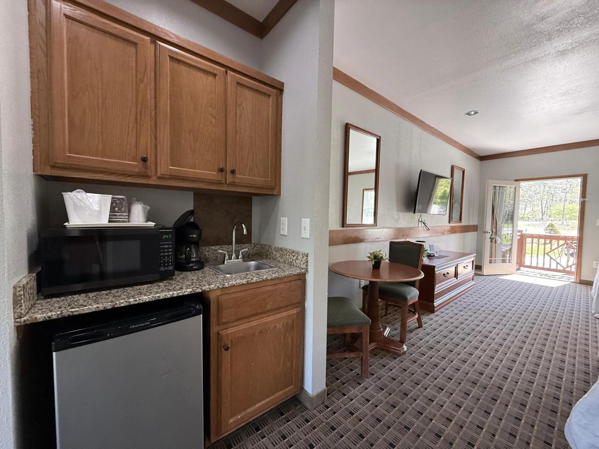 Qualla Cabins And Motel Cherokee Near Casino Whittier Bagian luar foto