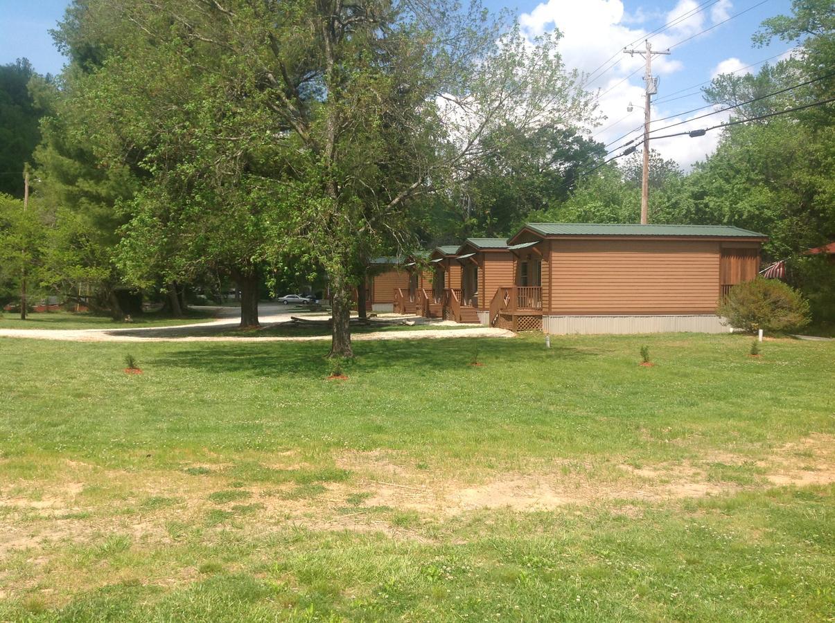Qualla Cabins And Motel Cherokee Near Casino Whittier Bagian luar foto