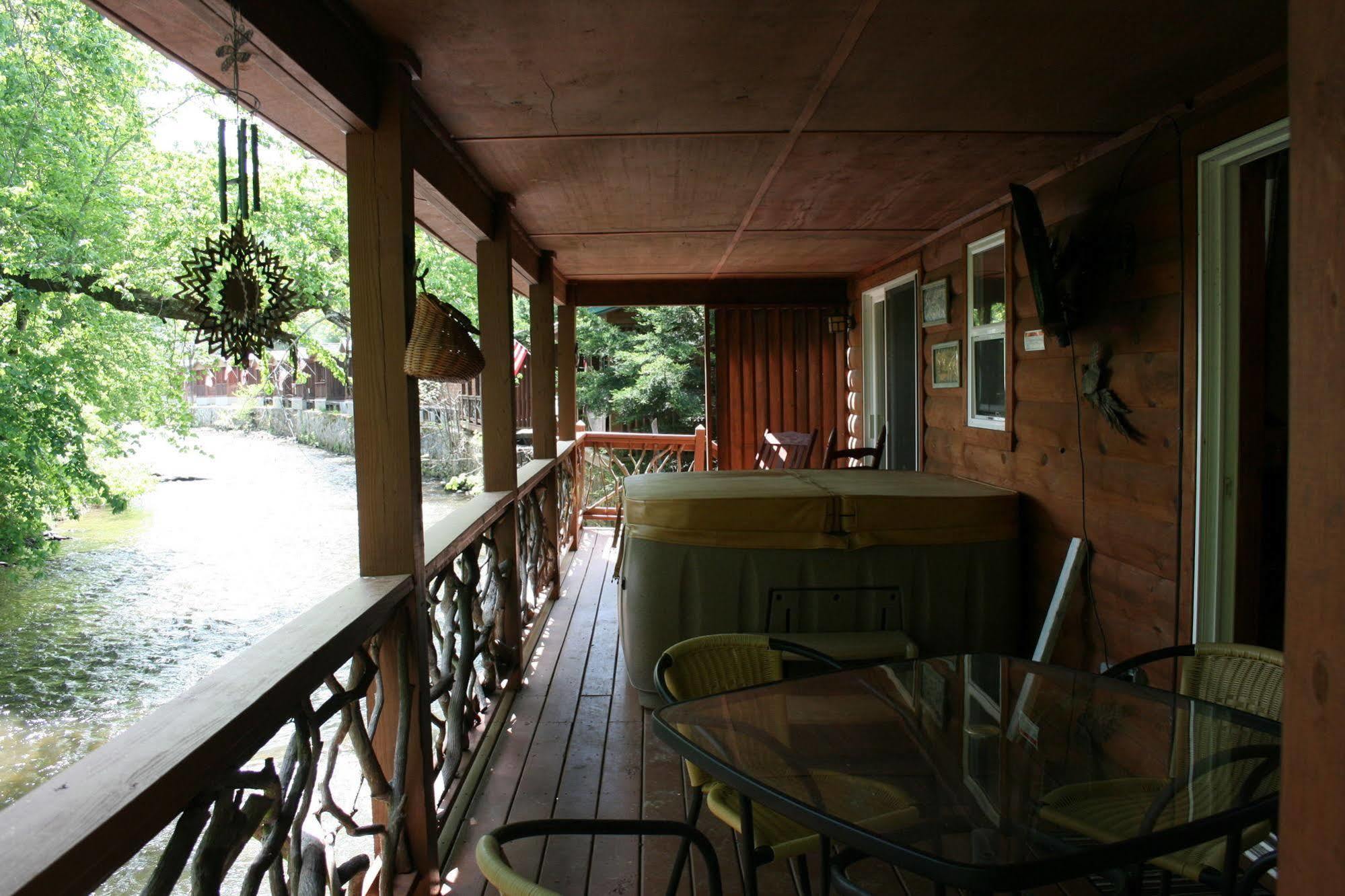 Qualla Cabins And Motel Cherokee Near Casino Whittier Bagian luar foto